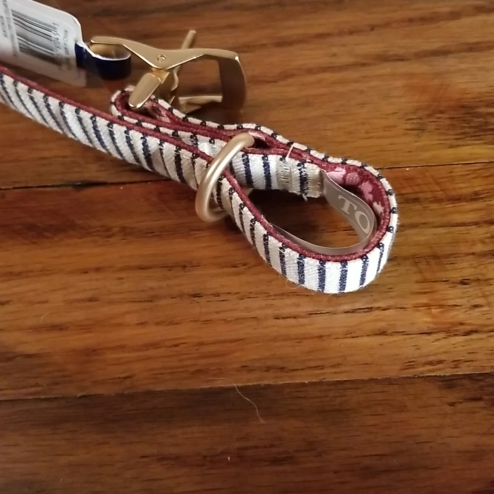 Reversible collar and leash